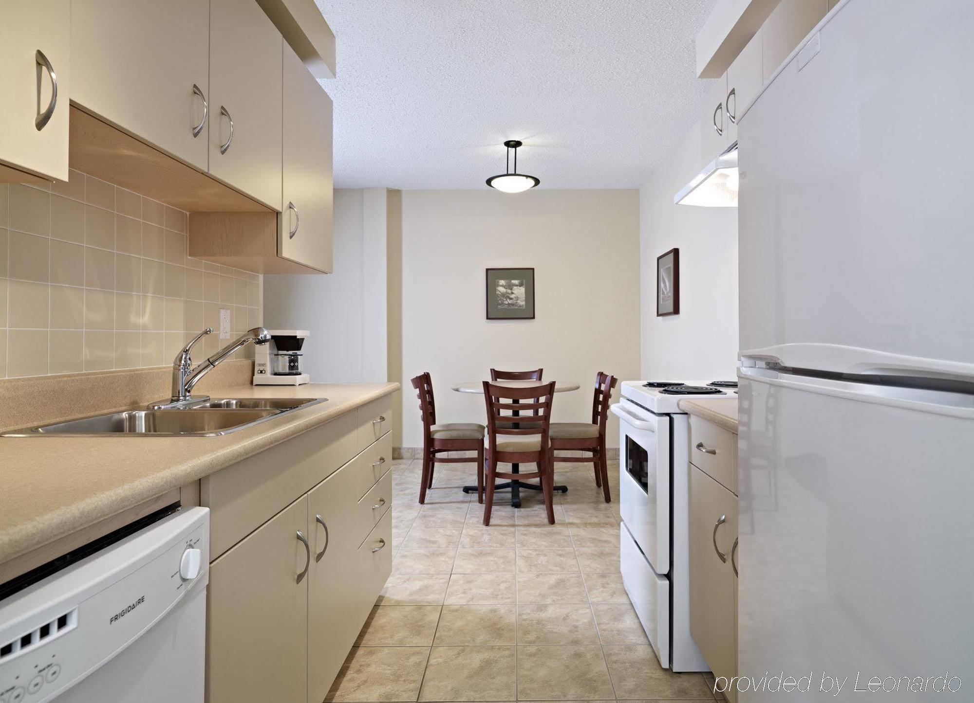 Coast Fraser Tower Yellowknife Phòng bức ảnh