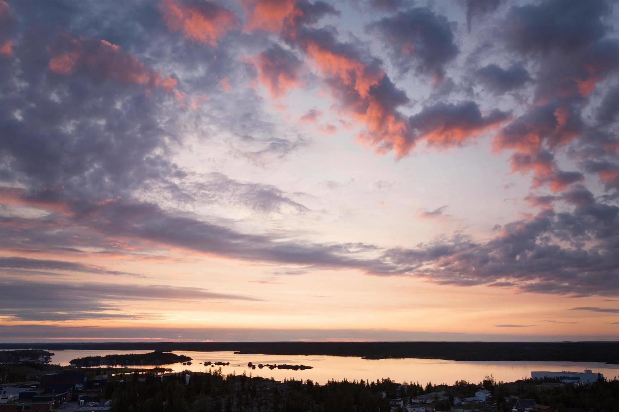 Coast Fraser Tower Yellowknife Ngoại thất bức ảnh