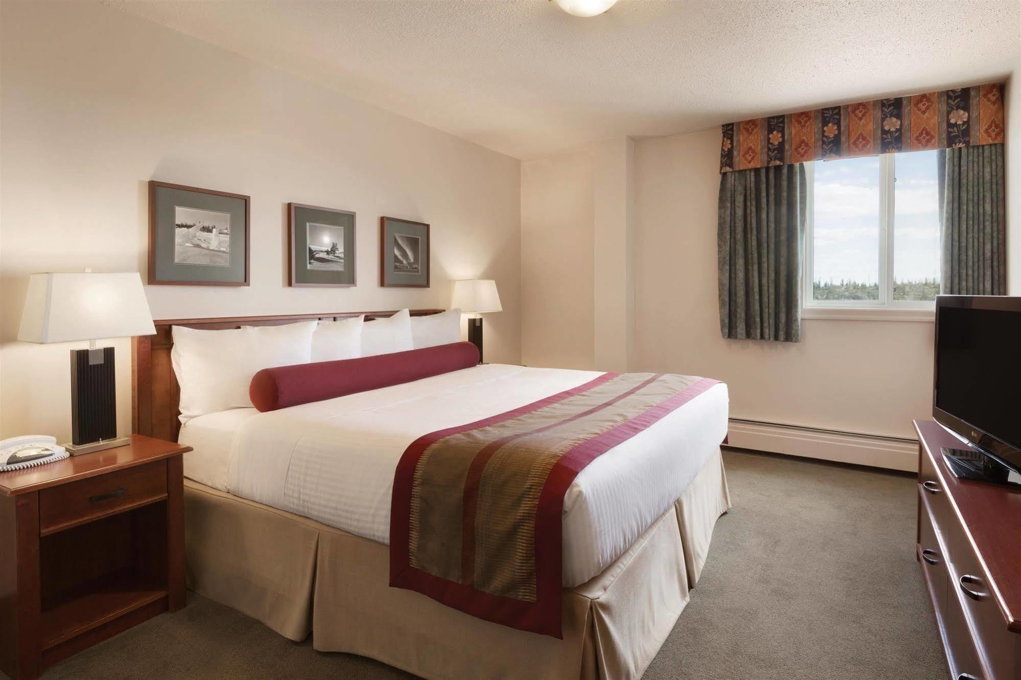 Coast Fraser Tower Yellowknife Ngoại thất bức ảnh