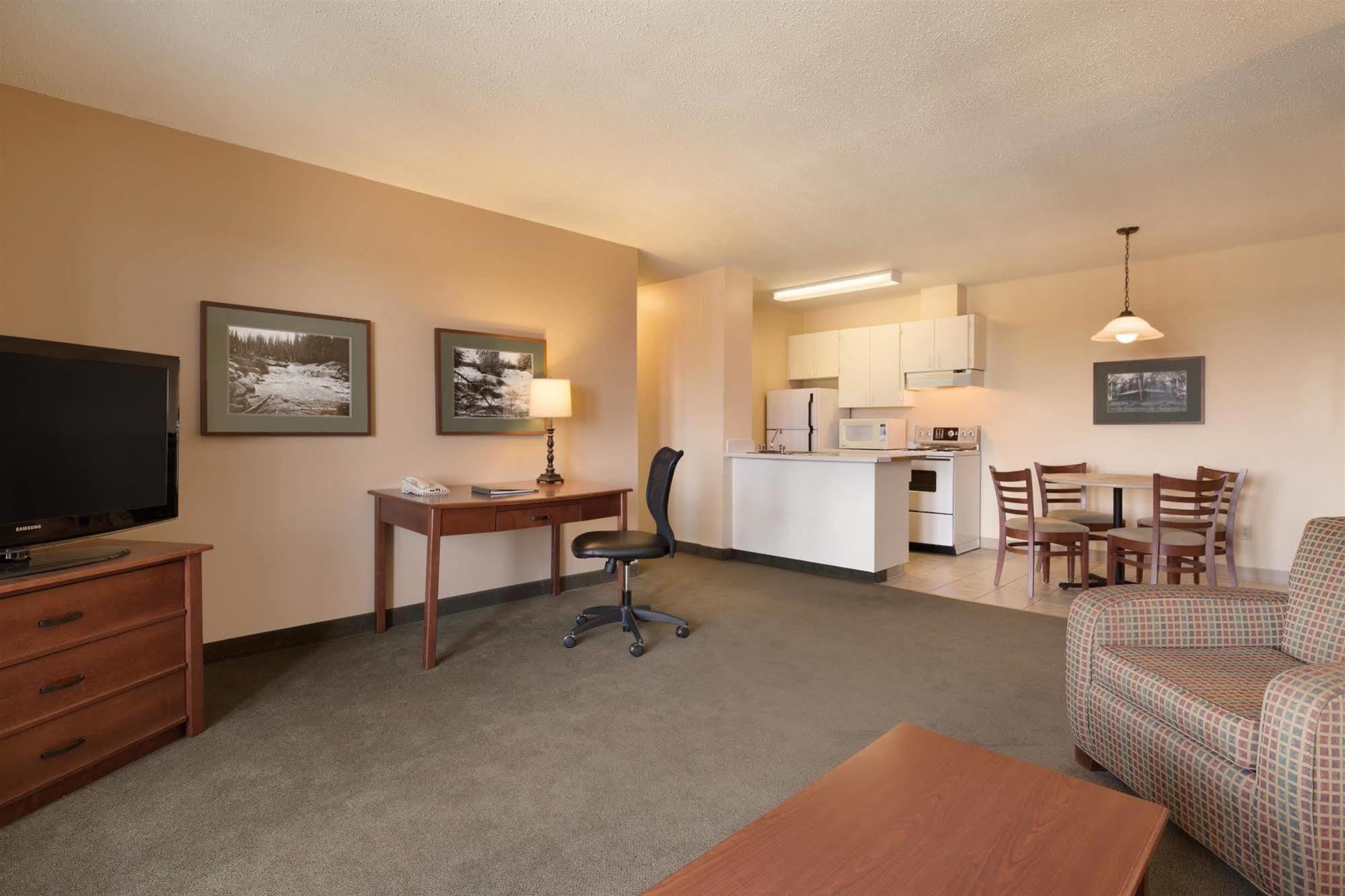 Coast Fraser Tower Yellowknife Ngoại thất bức ảnh